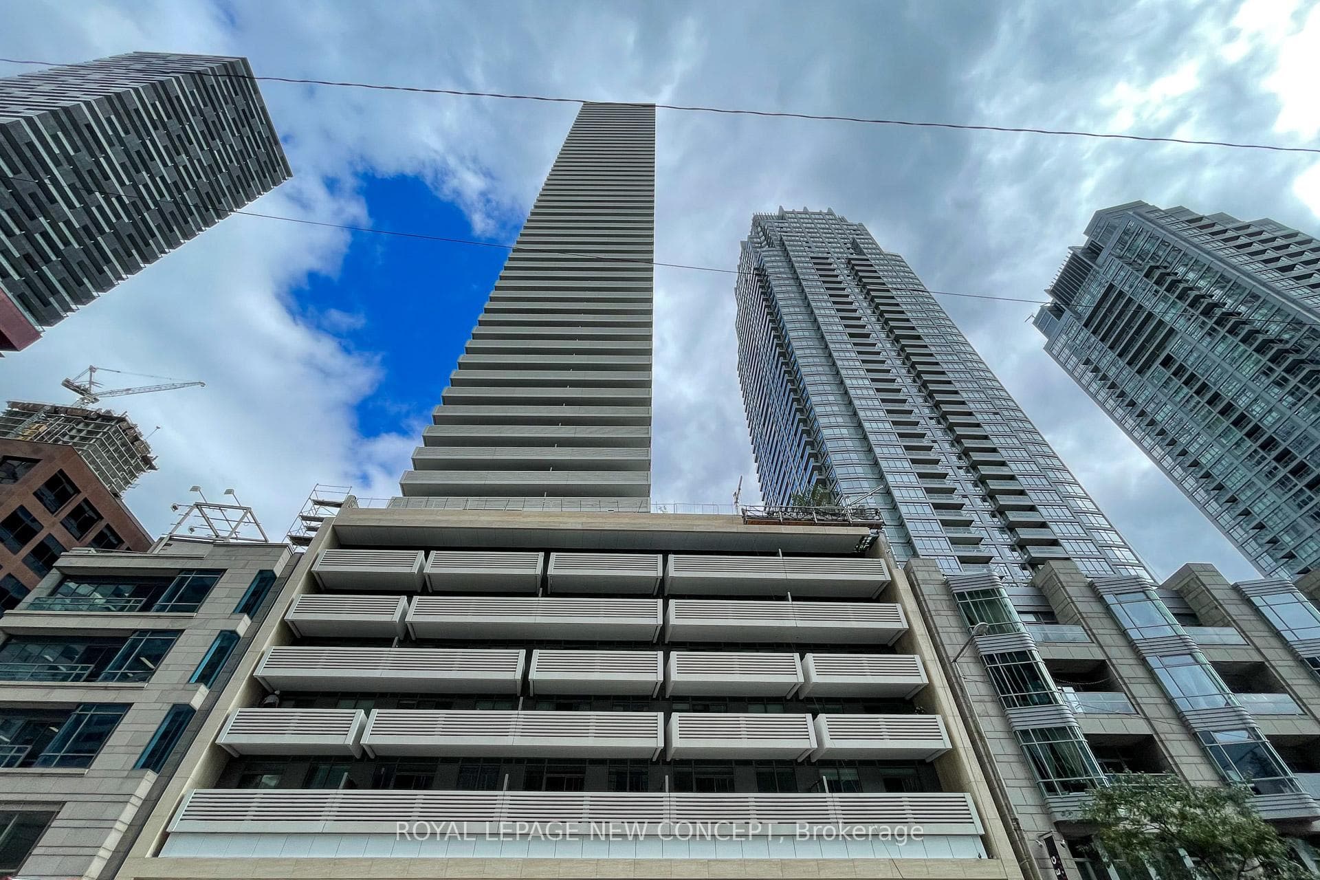 2221 Yonge Street Unit 1408 photo 39