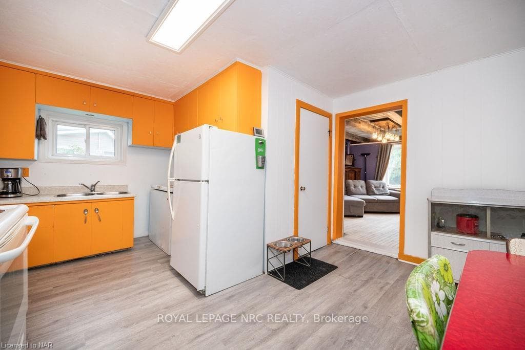 521 JULIEN Street photo 10
