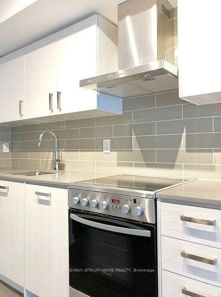 125 Redpath Avenue Unit 411 photo 8