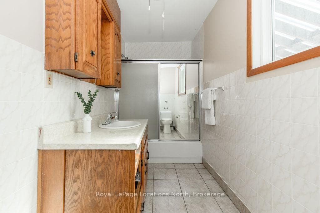 32 57TH Street photo 14