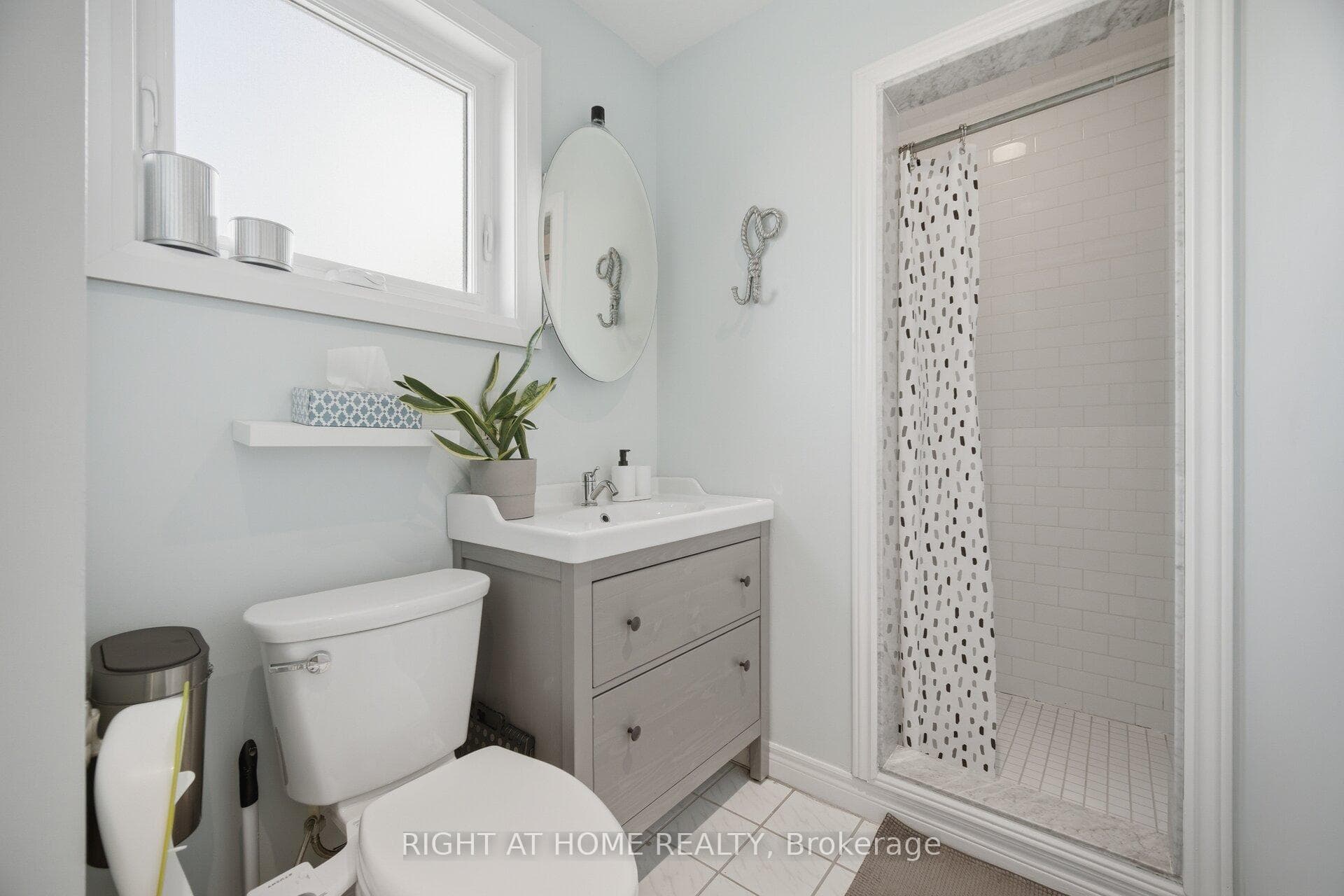 18 Vanbrugh Avenue photo 19