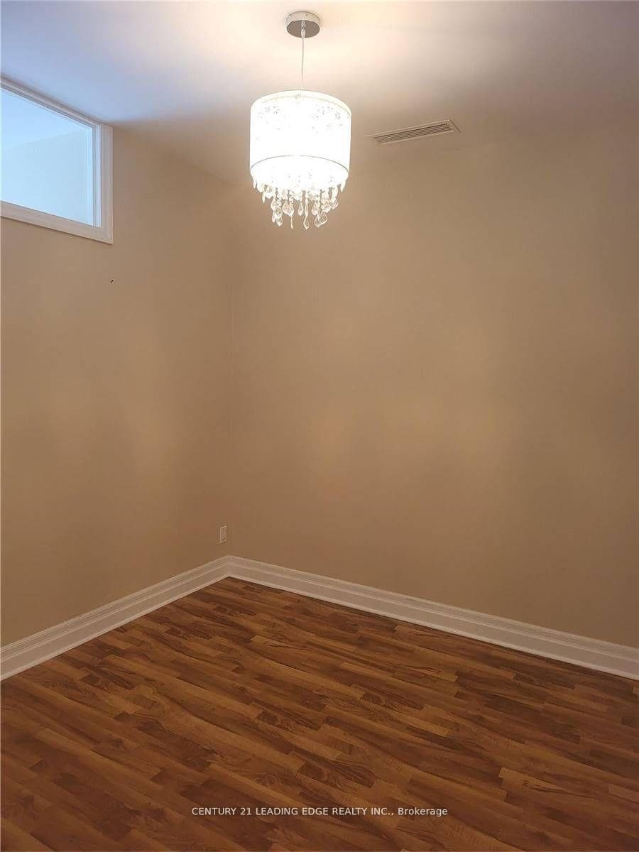 44 Bond Street Unit 609 photo 10