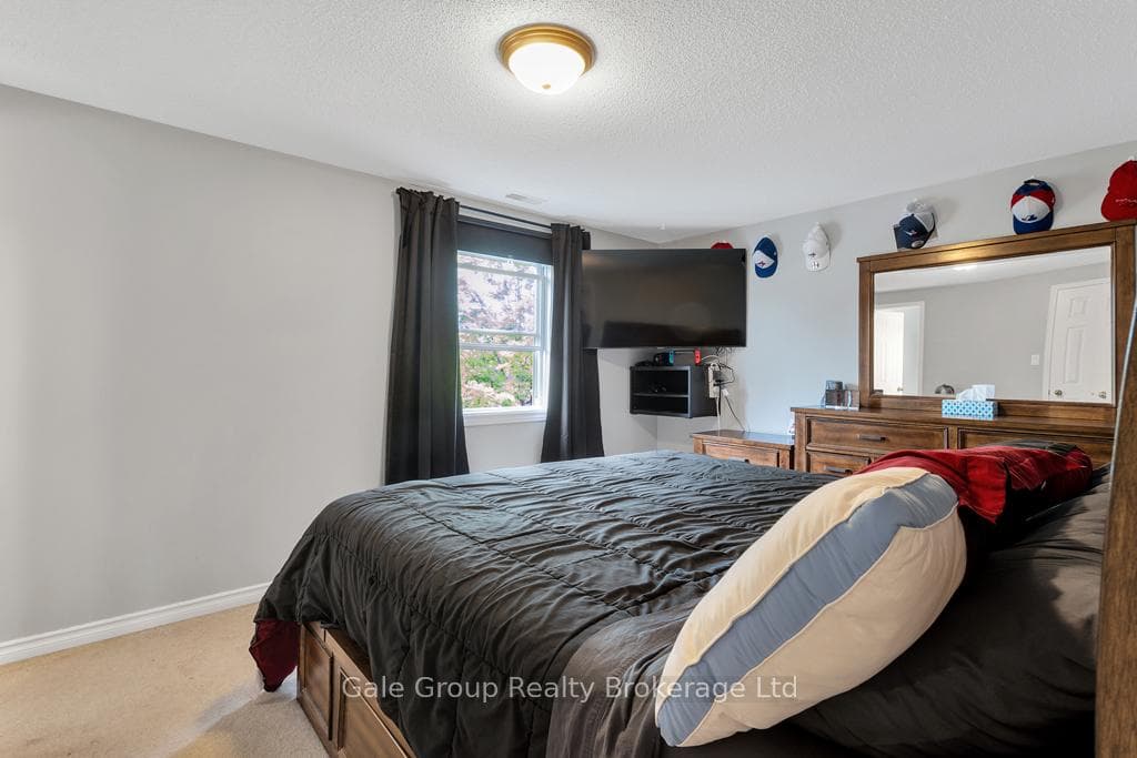 148 Rolling Meadows Drive photo 17