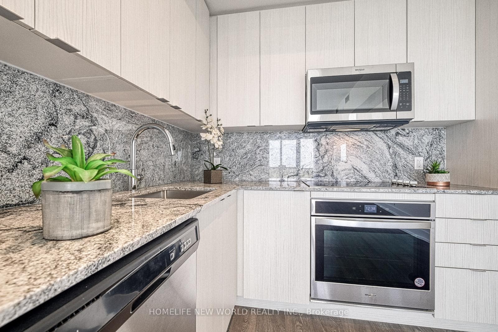 5 Mabelle Avenue Unit 2035 photo 7