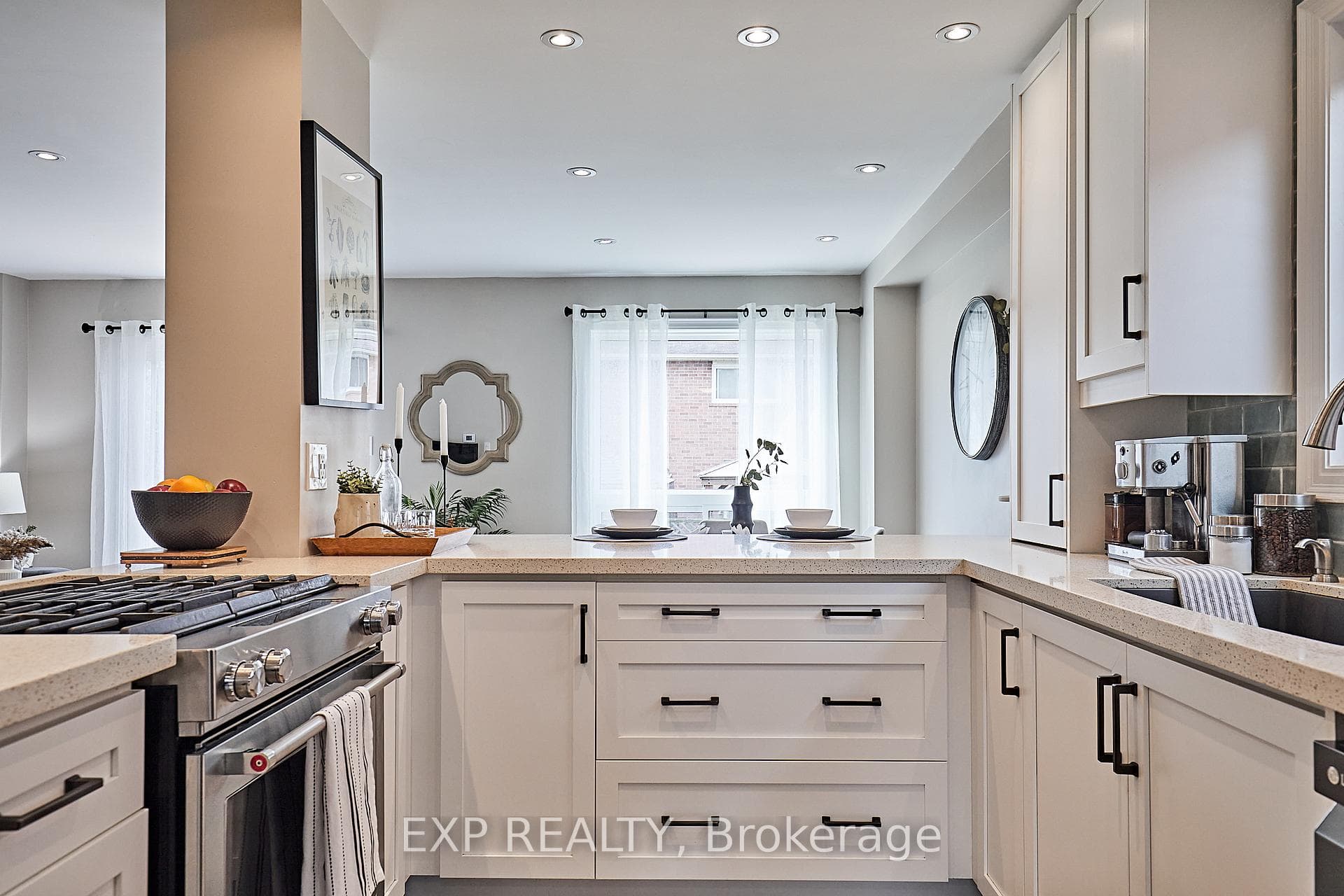 High end gas stove with down vent
