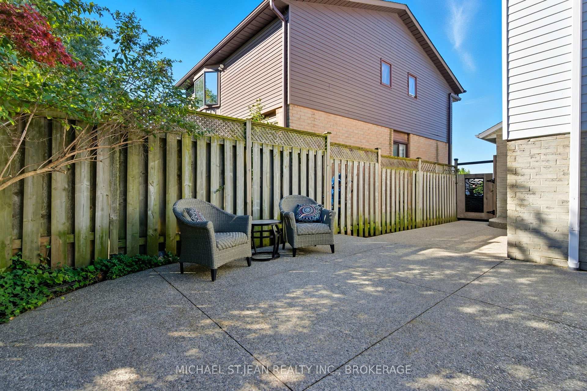 1297 Upper Sherman Avenue photo 44