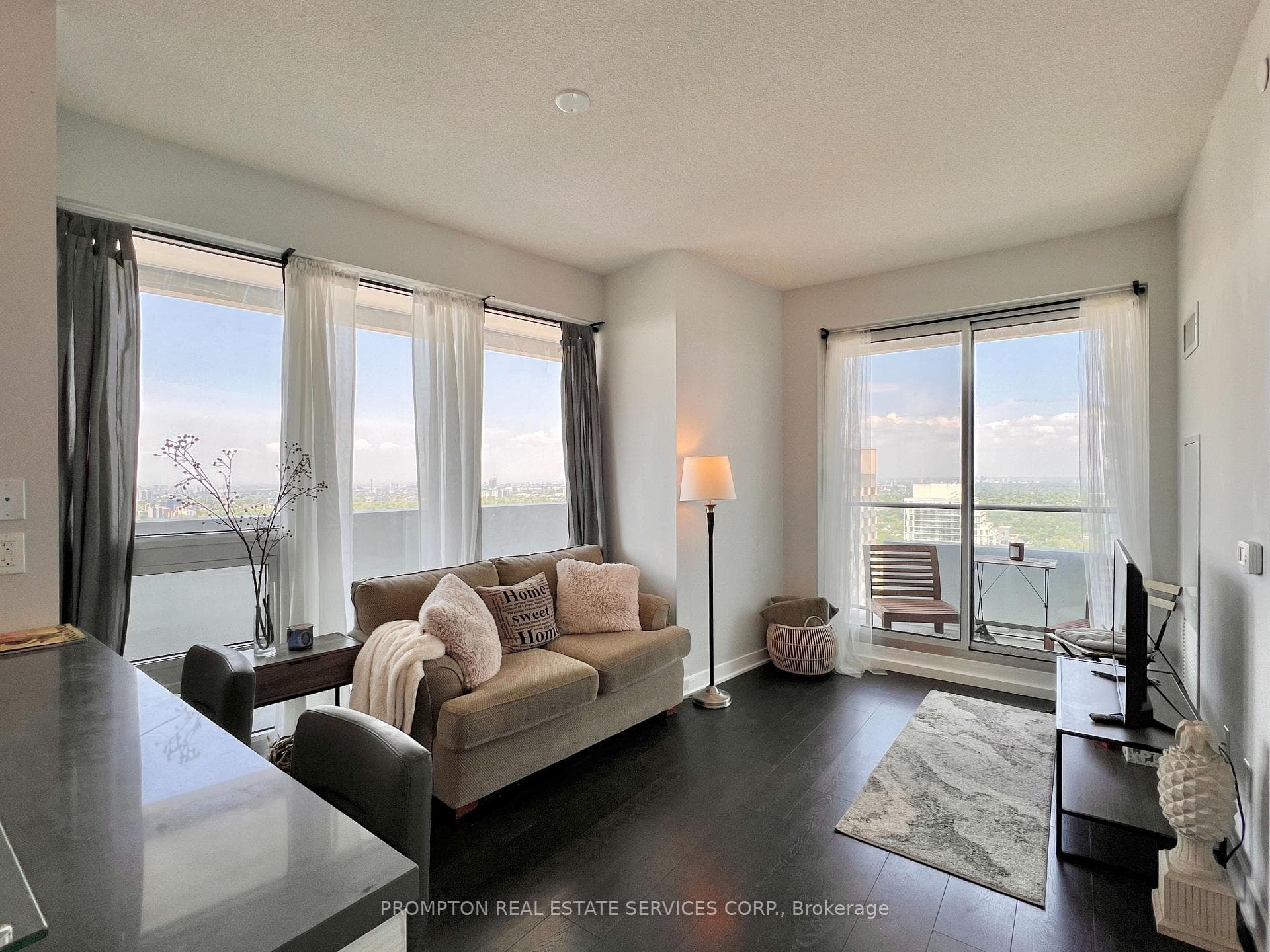 2221 Yonge Street Unit 3809 photo 7