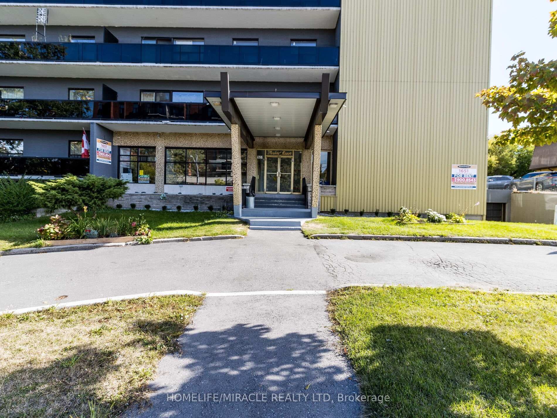1651 VICTORIA PARK Avenue Unit 605 photo 6