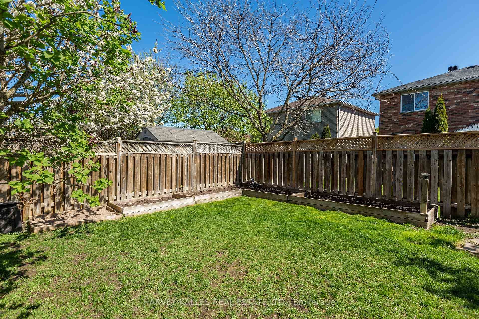 250 Pringle Drive photo 40