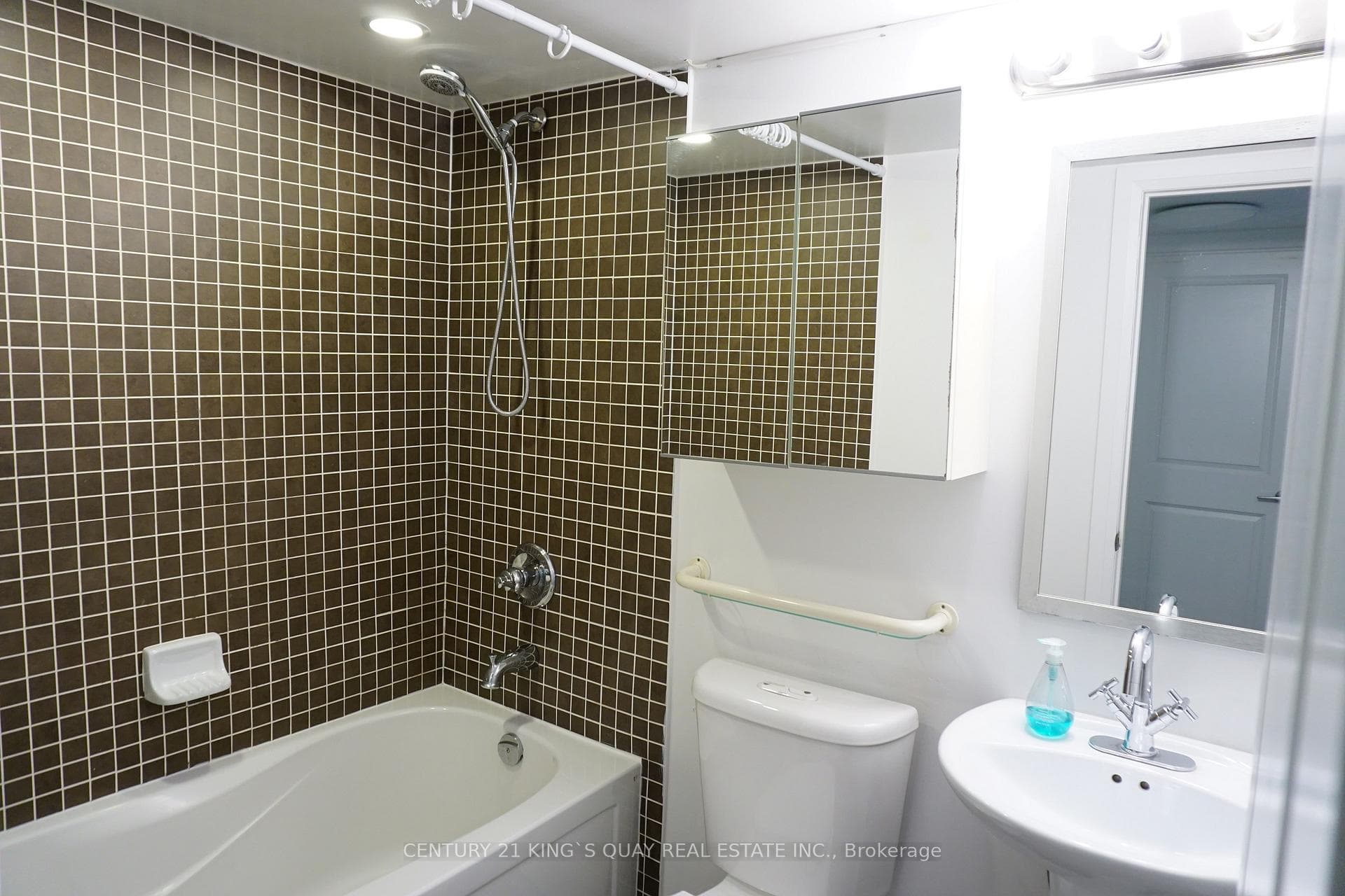 318 John Street Unit 125 photo 11