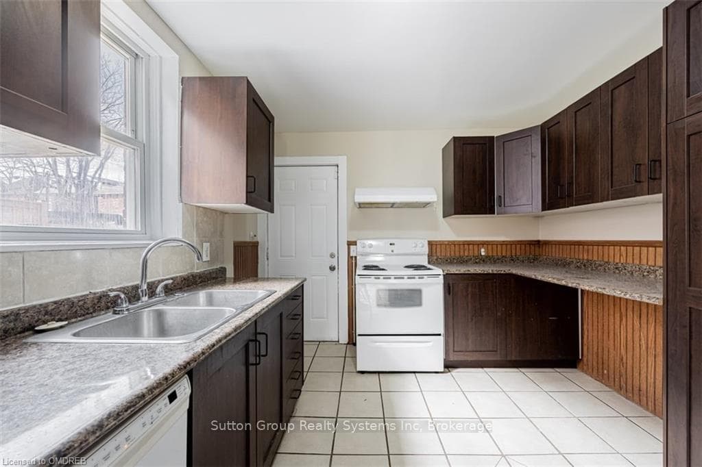 255 WENTWORTH Street photo 10