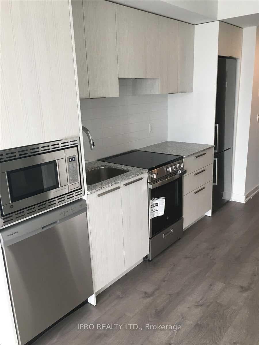 501 Yonge Street Unit 1506 photo 8