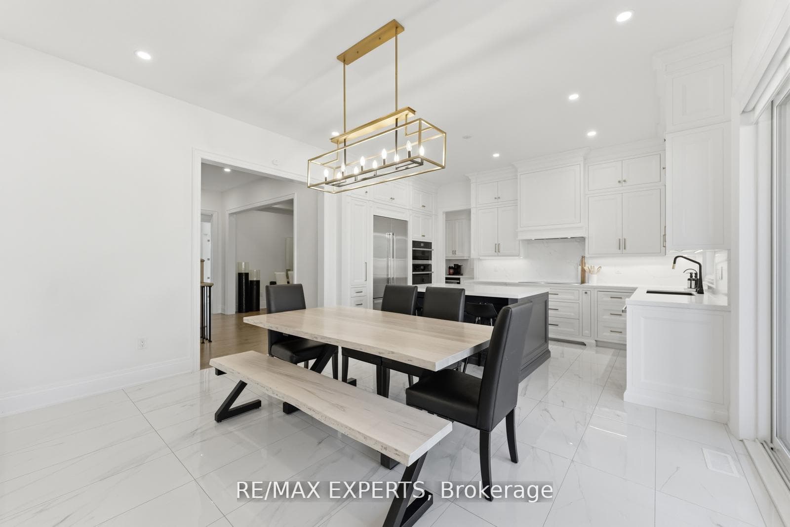 54 Winthrop Crescent photo 8