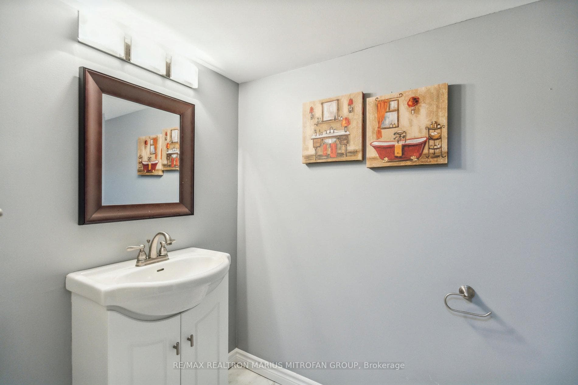 214 Newbury Drive photo 14