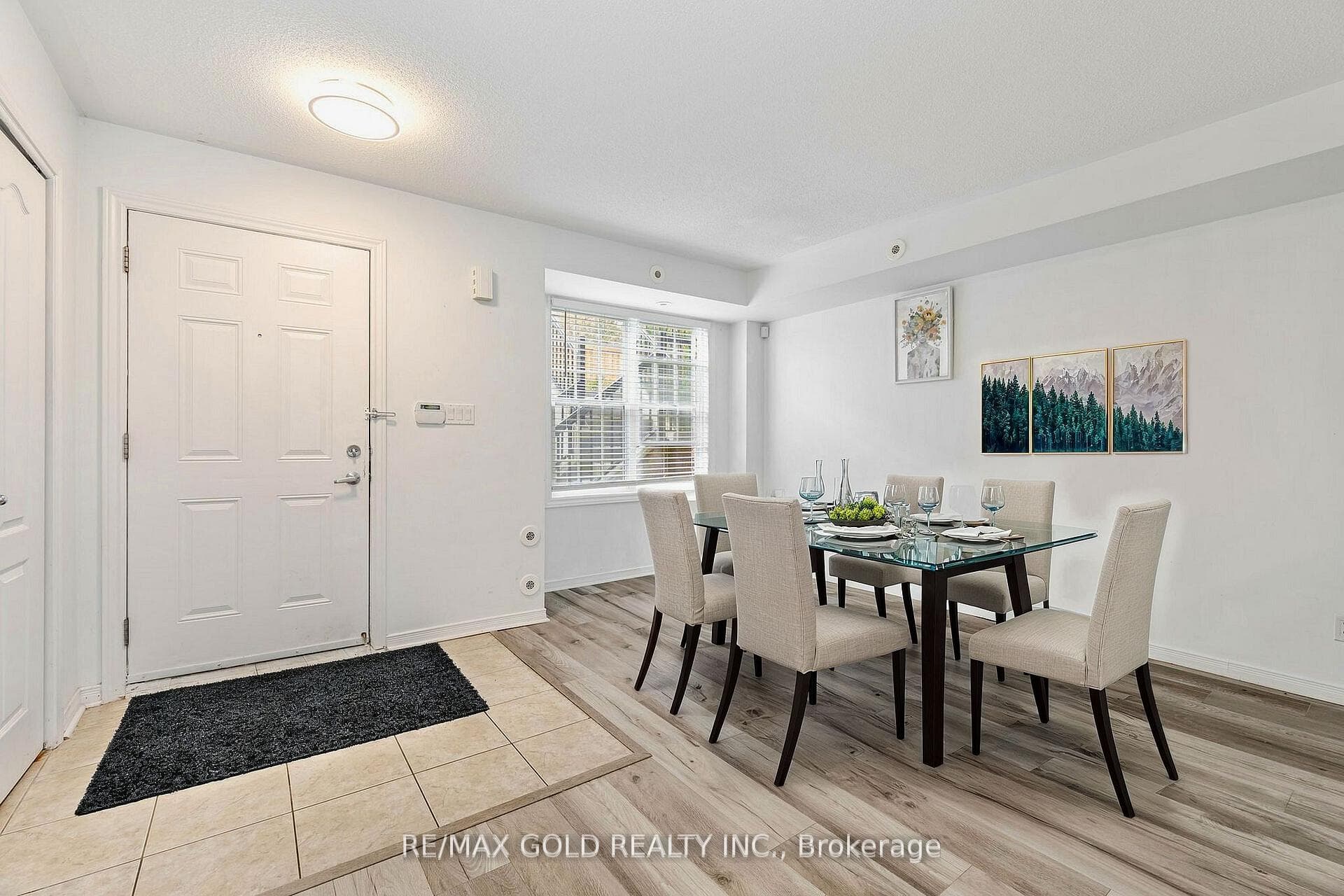 15 Strangford Lane Unit 104 photo 3