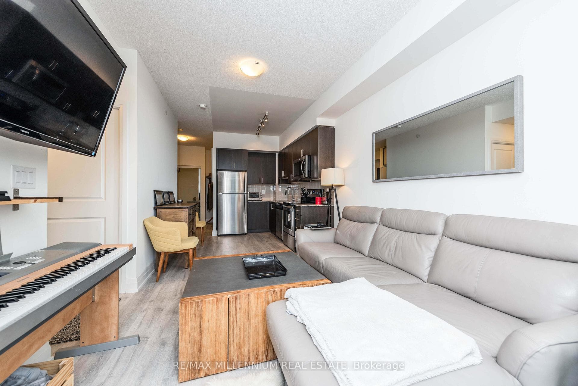 3700 Highway 7 Road Unit 1401 photo 16