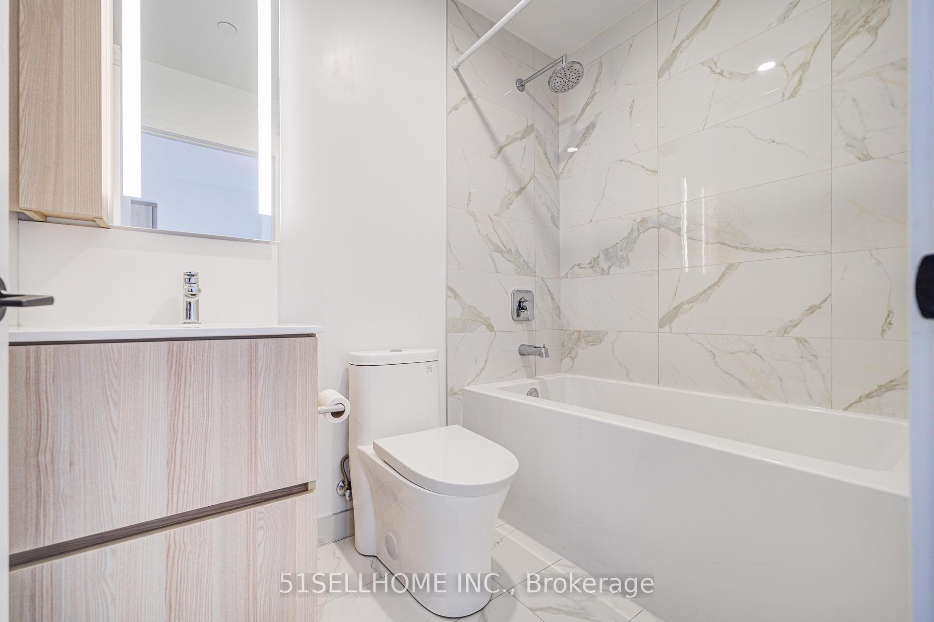 215 Lakeshore Road Unit 333 photo 18