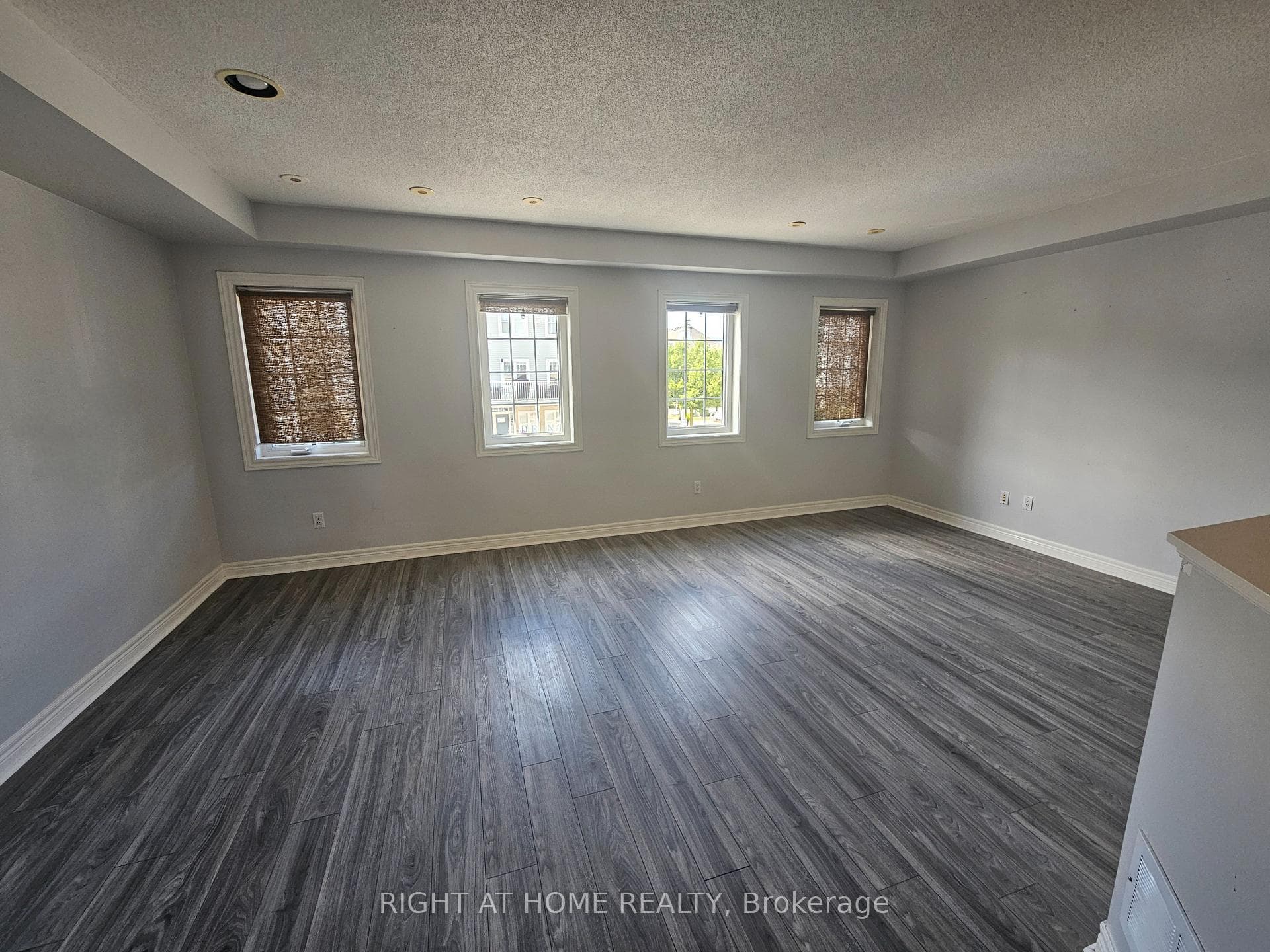 611 Liverpool Road photo 3
