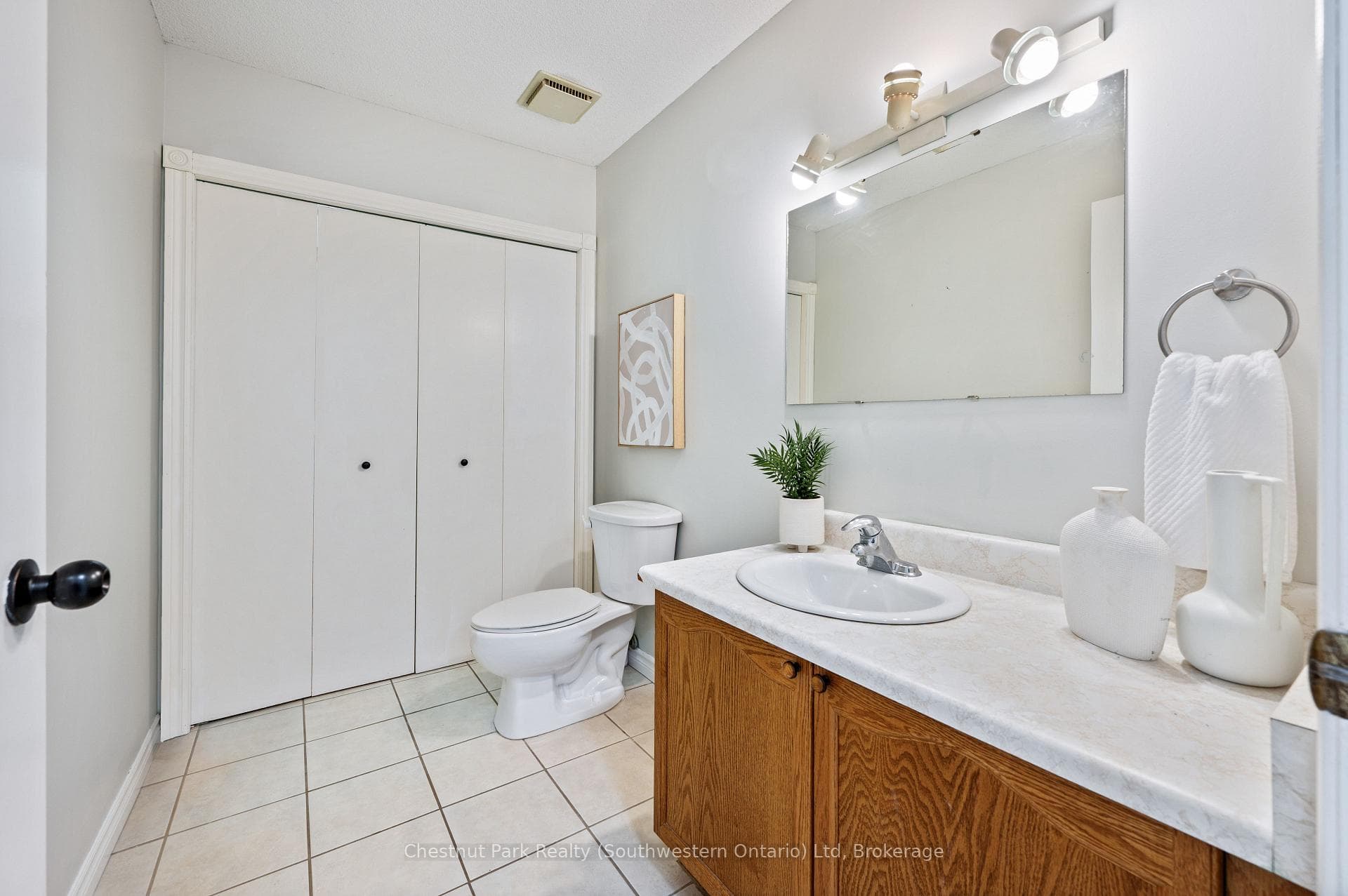 32 Wilson Crescent photo 17