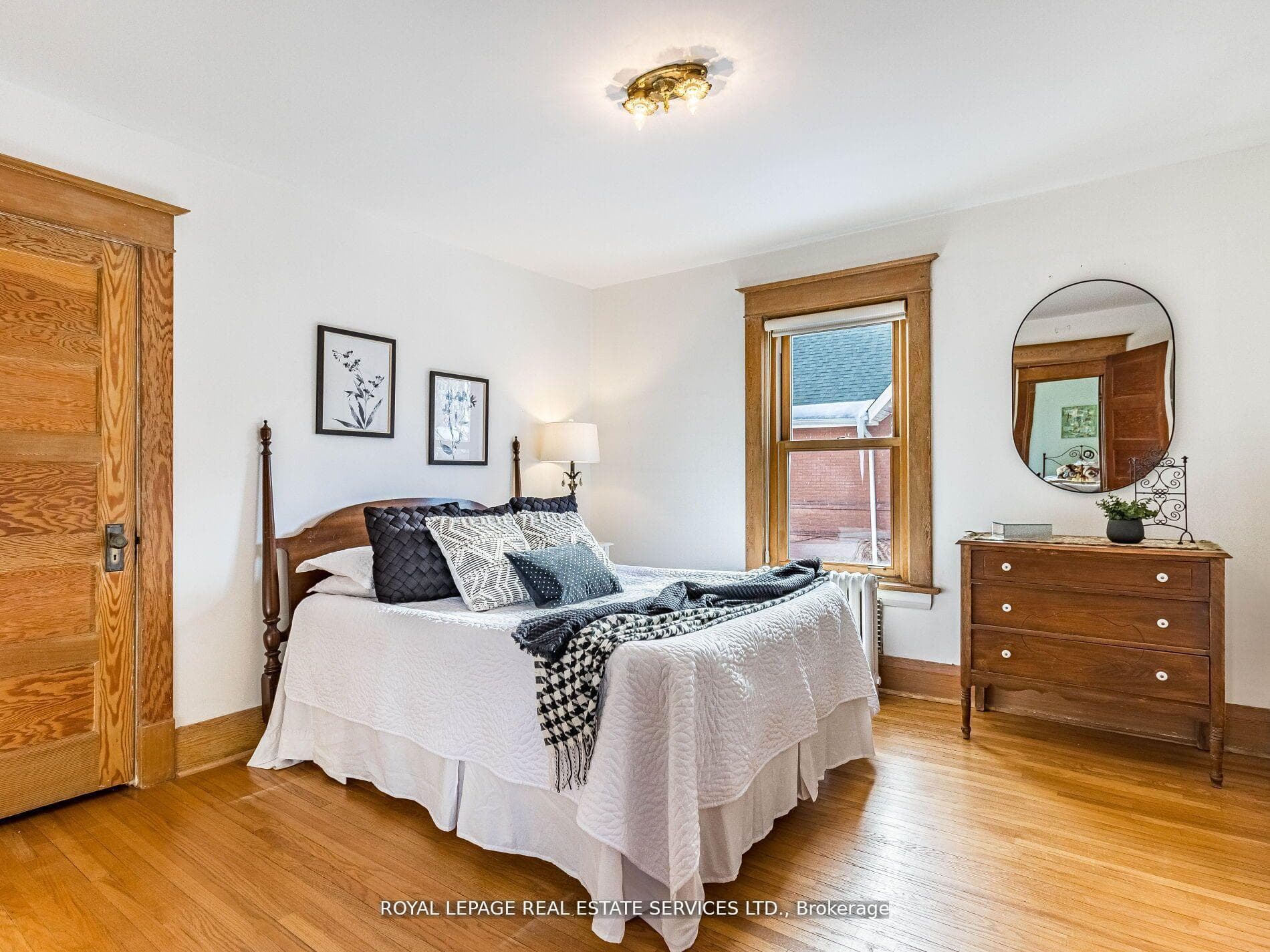 32 Wellington Street photo 23