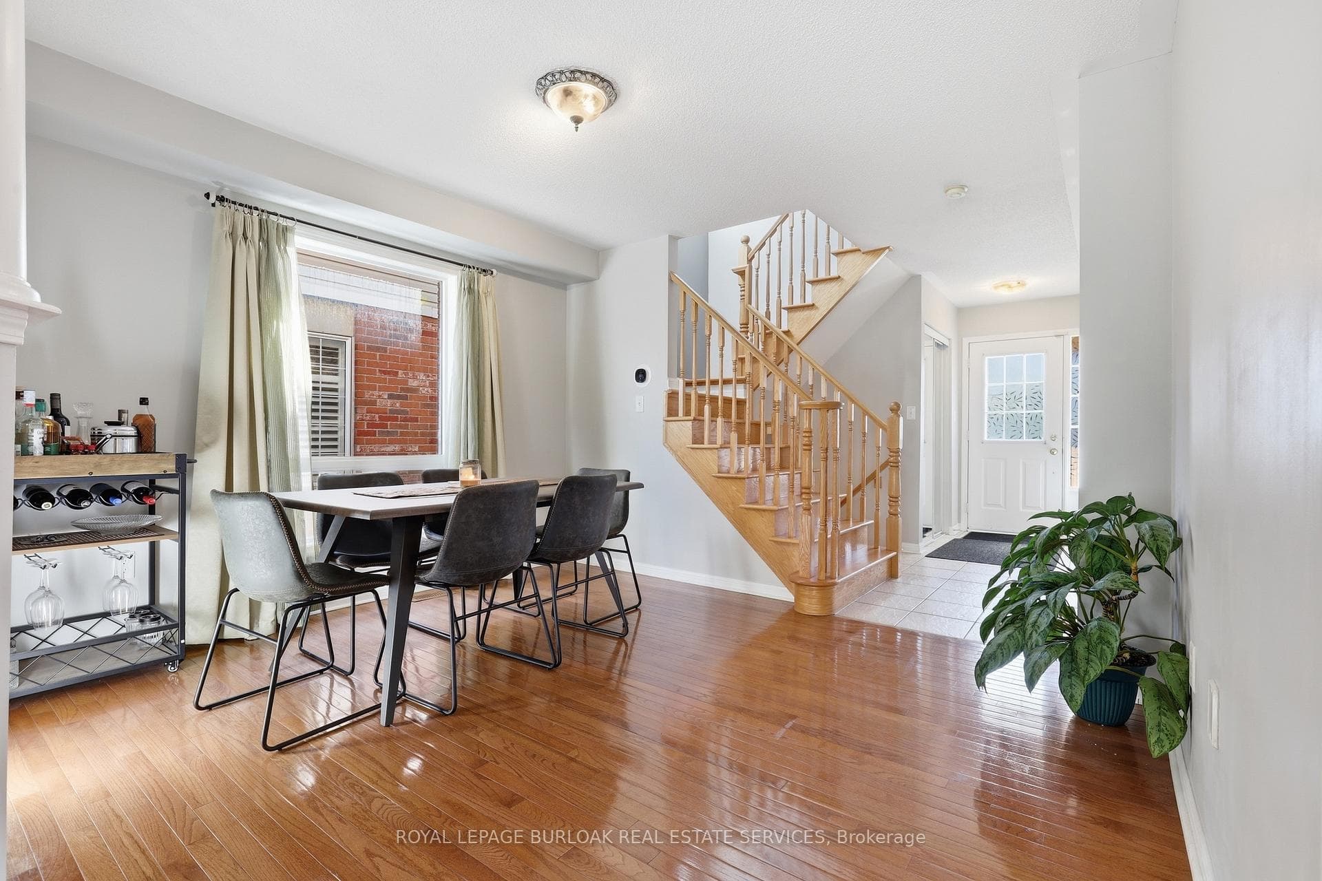 2285 Colbeck Street photo 5