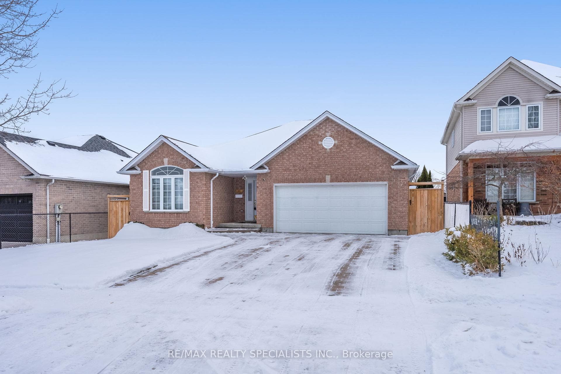 44 Dawkins Crescent photo 1