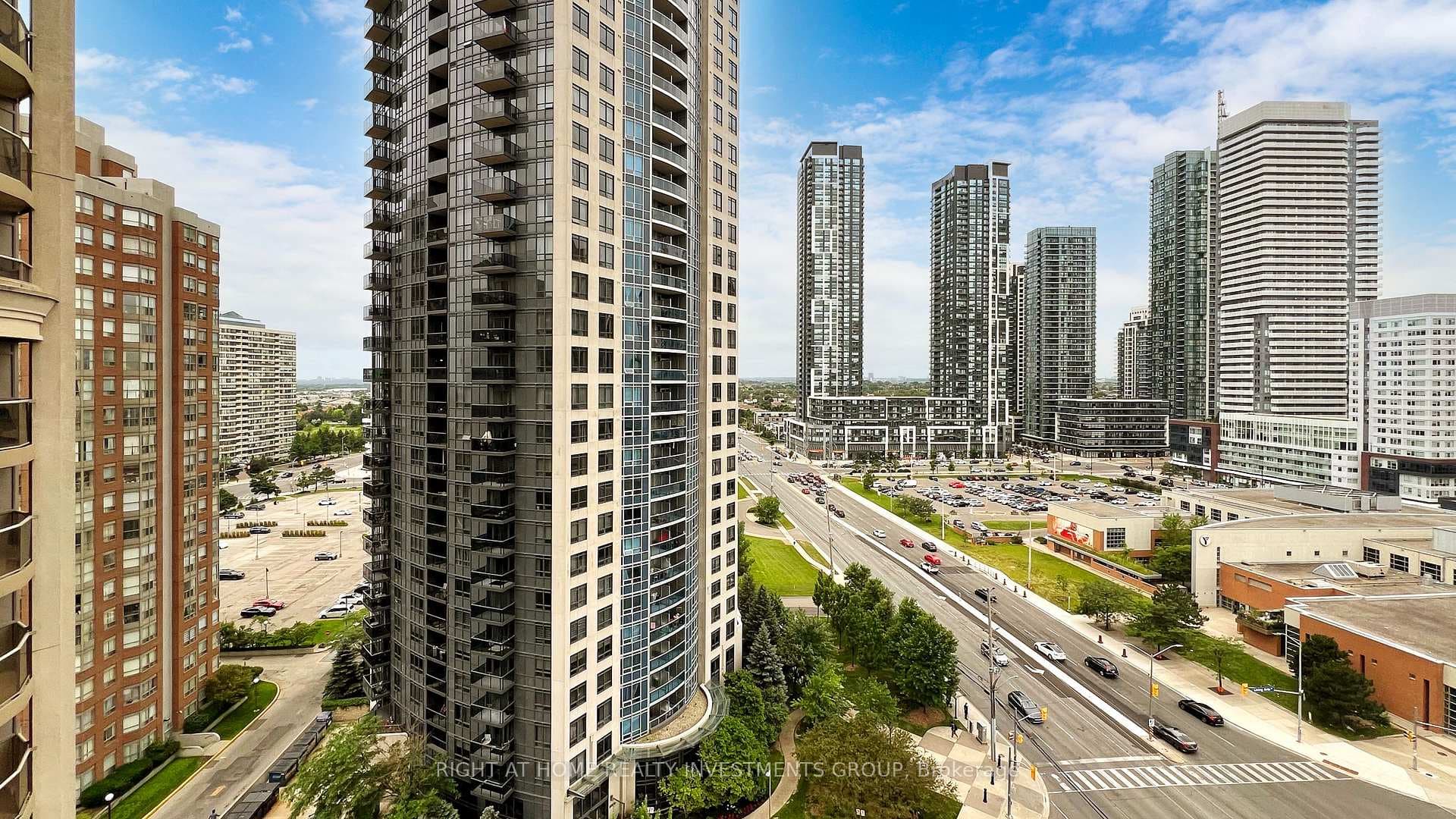 310 Burnhamthorpe Road Unit 1501 photo 23