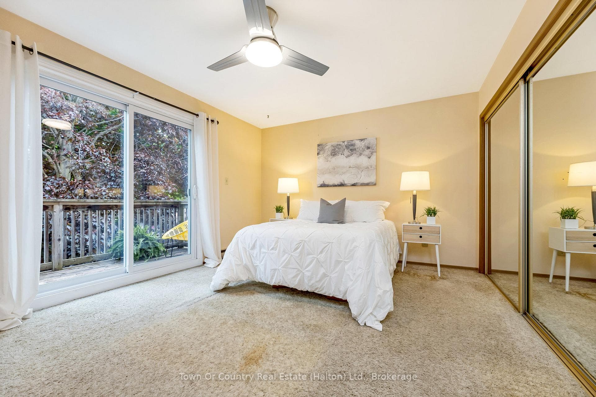 370 Roselawn Place photo 14