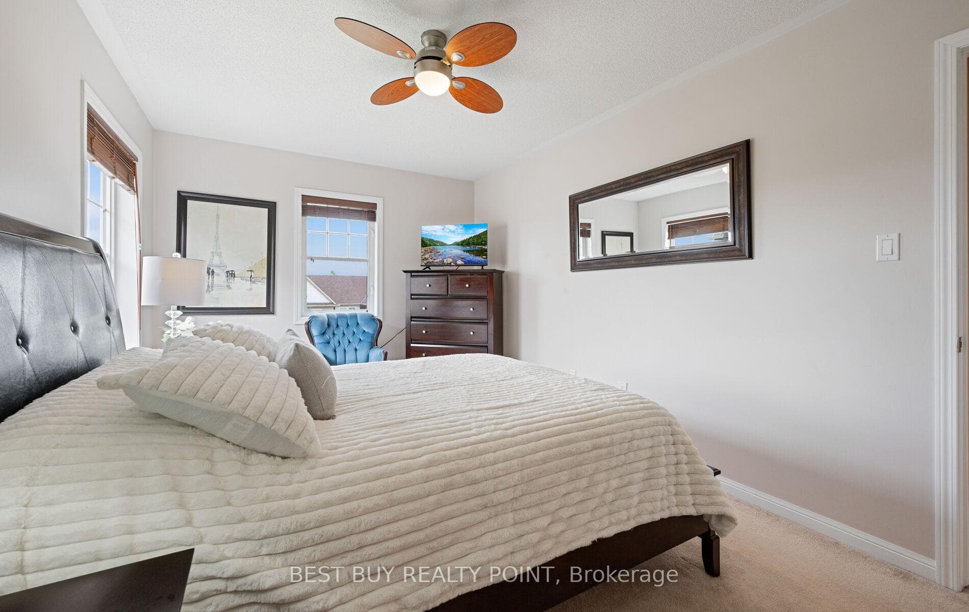 798 Shortreed Crescent photo 35