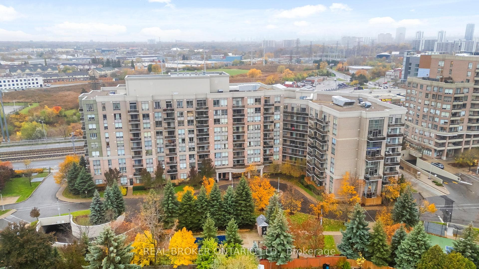 1720 Eglinton Avenue Unit 601 photo 33