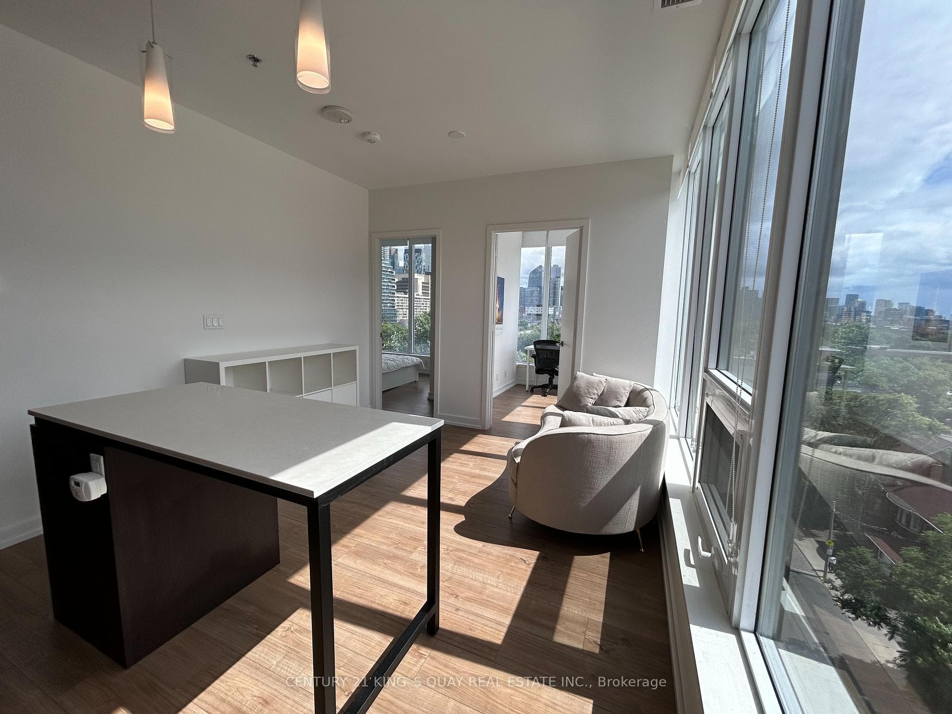 203 College Street Unit 702 photo 8