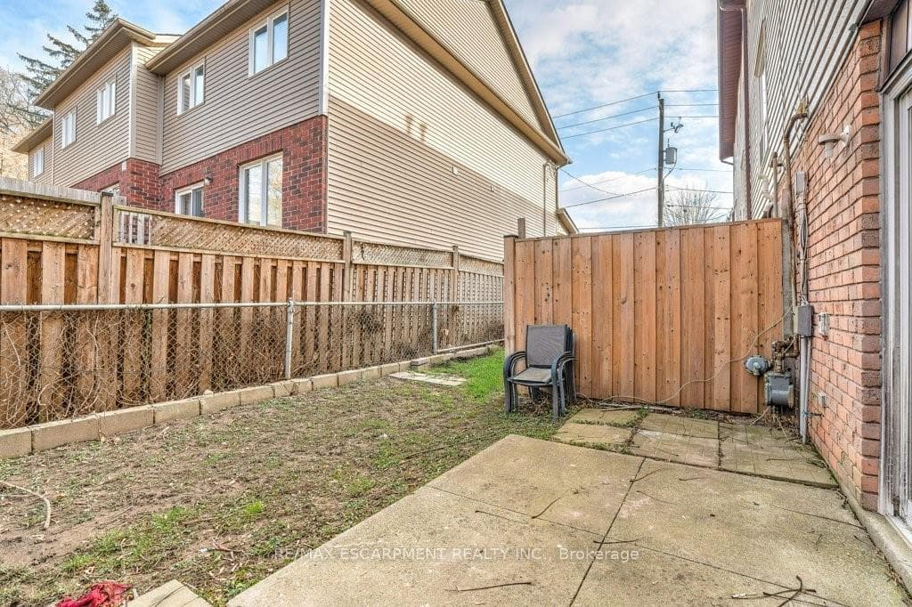 24 Bond Street Unit D photo 10