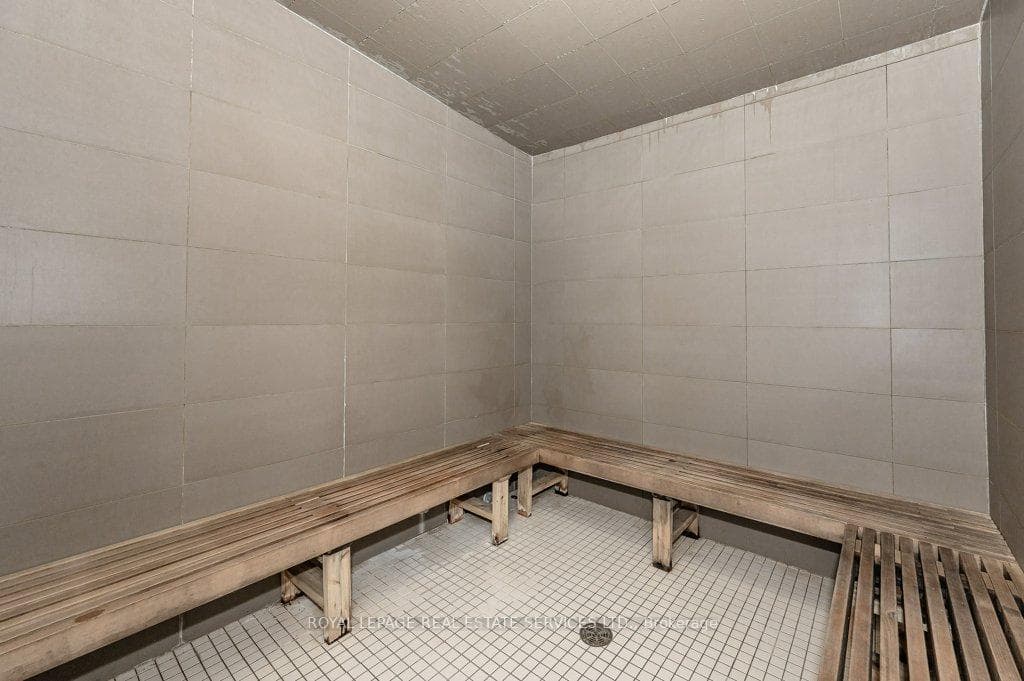 551 Maple Avenue Unit 712 photo 21