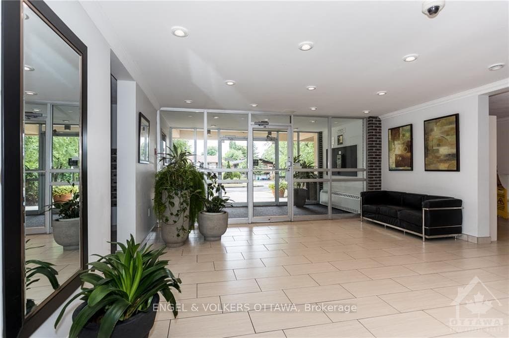 2400 VIRGINIA Drive Unit 1109 photo 17