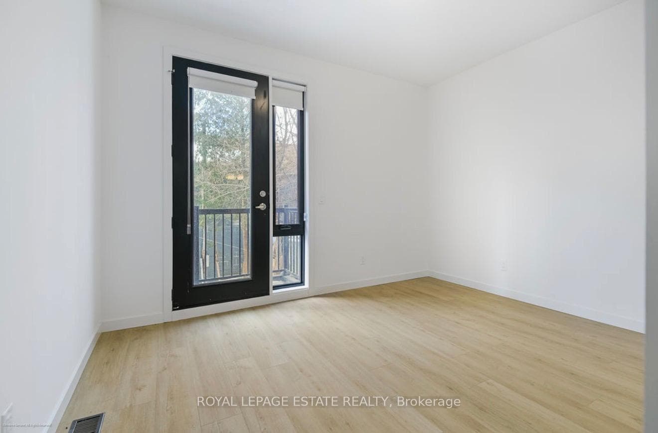 506 Scarborough Road Unit MAIN FLOOR photo 11