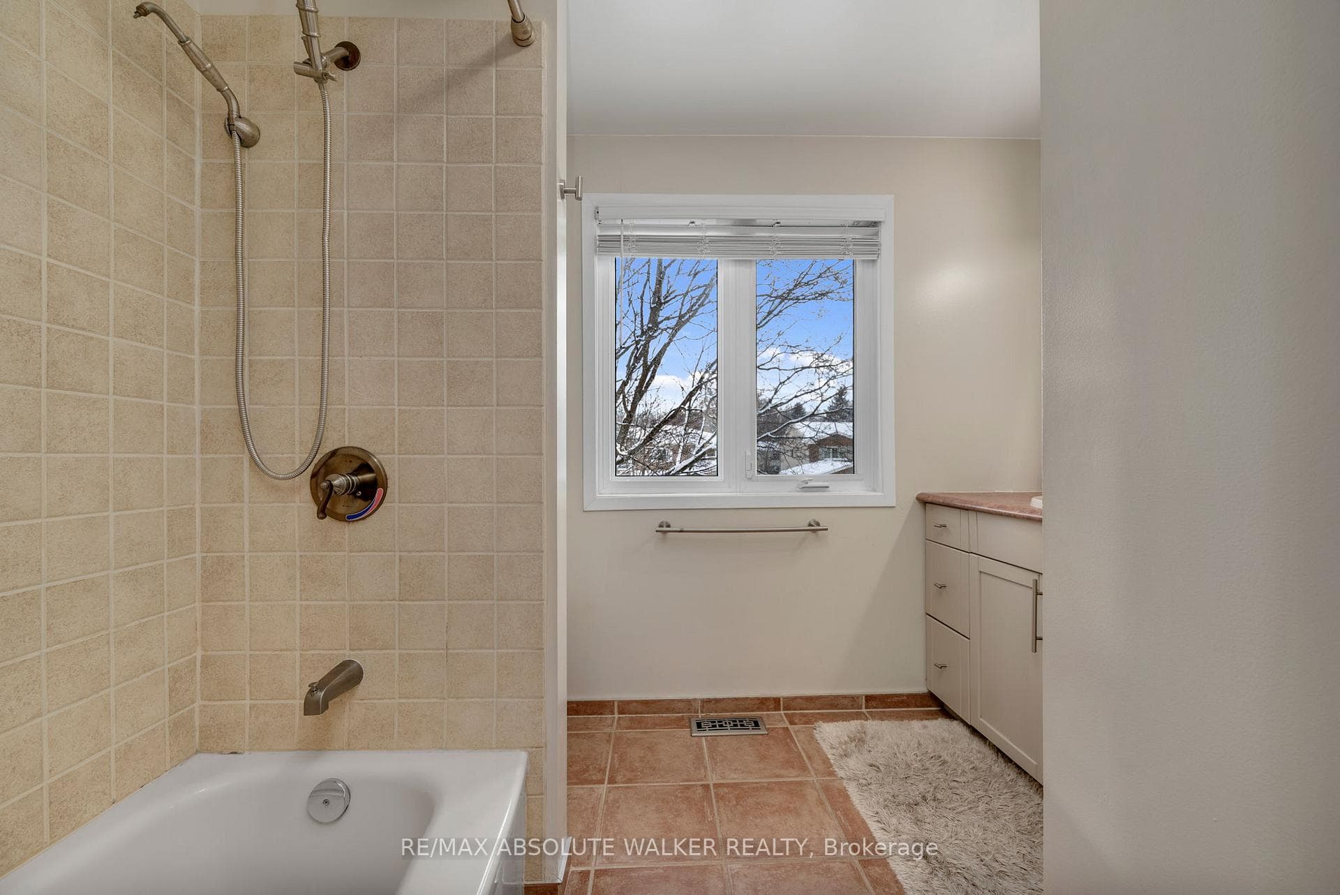 1849 Montereau Avenue photo 37