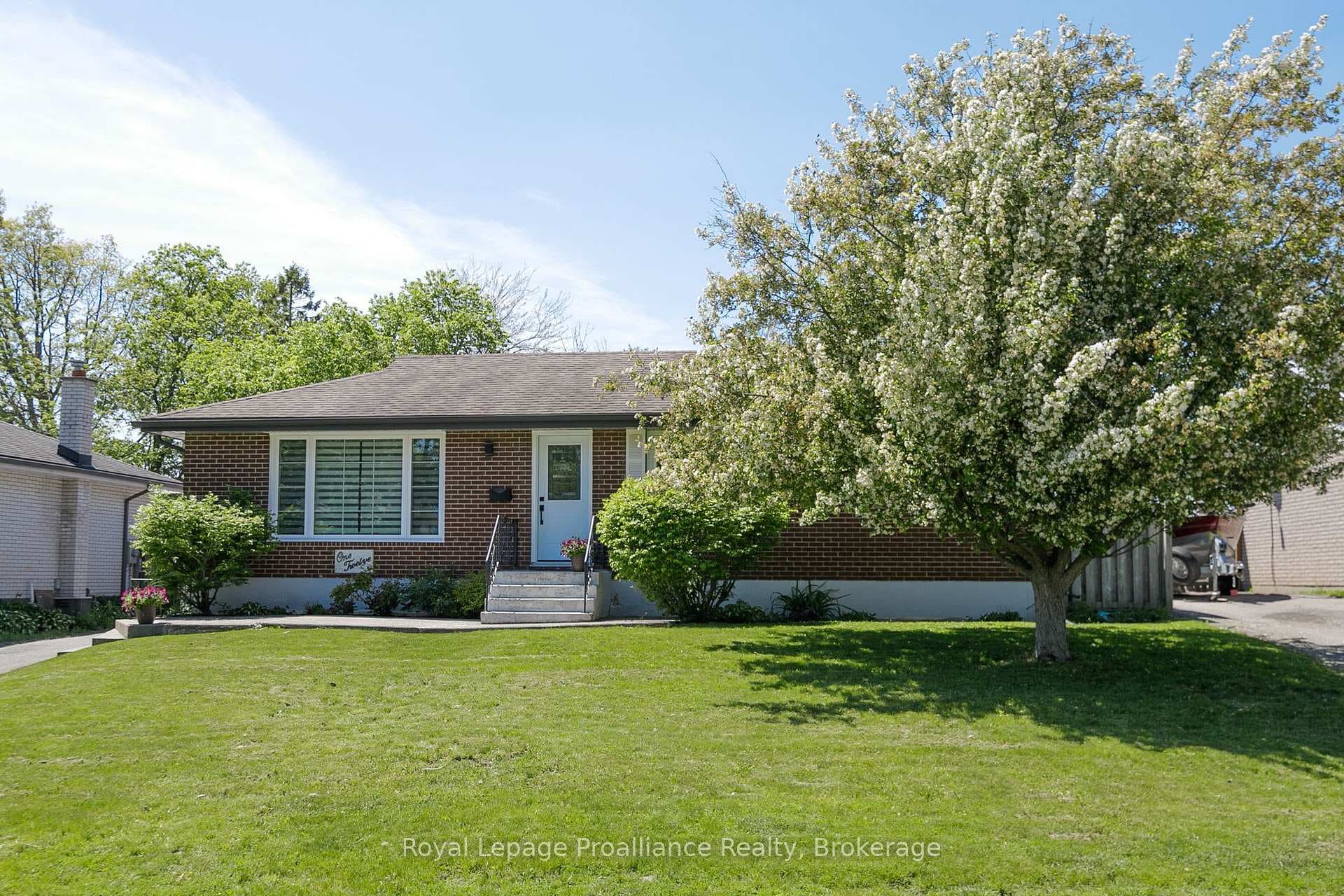 112 Prospect Hill photo 3