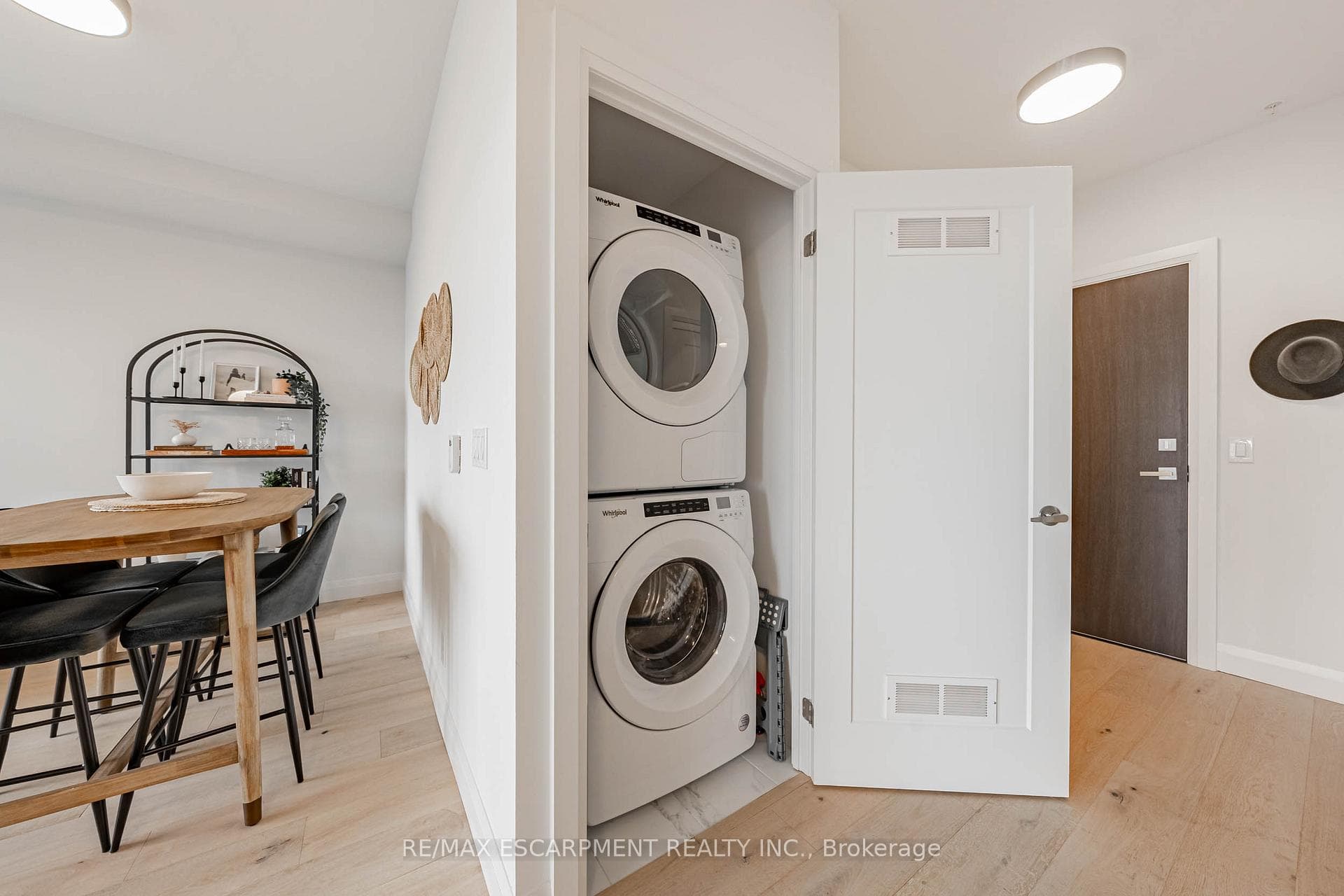 500 Brock Avenue Unit 901 photo 24