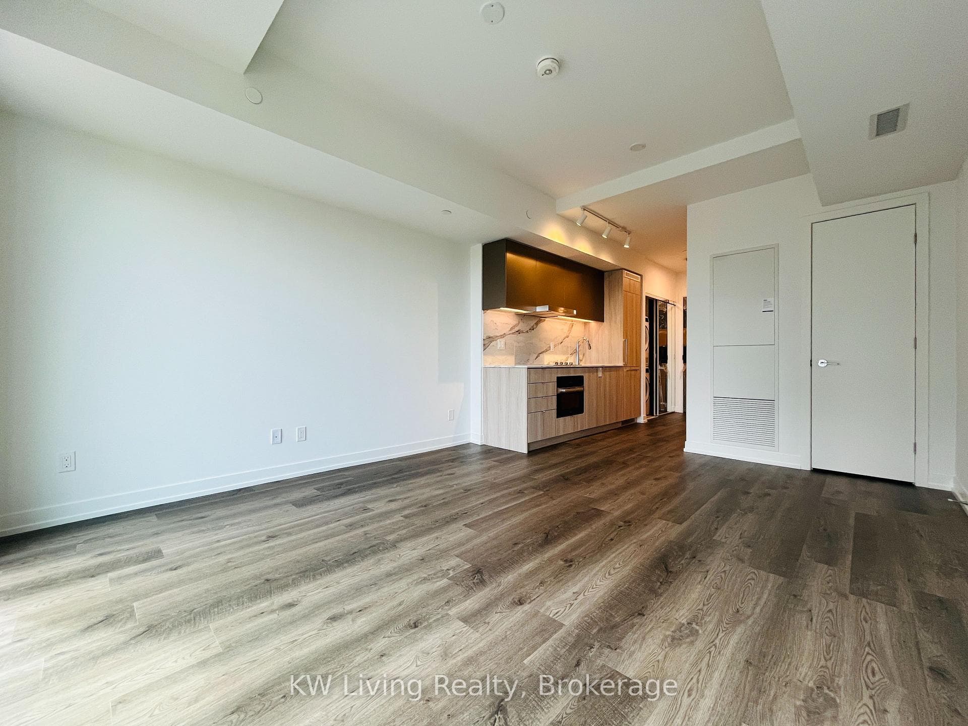 771 Yonge Street Unit 2110 photo 5
