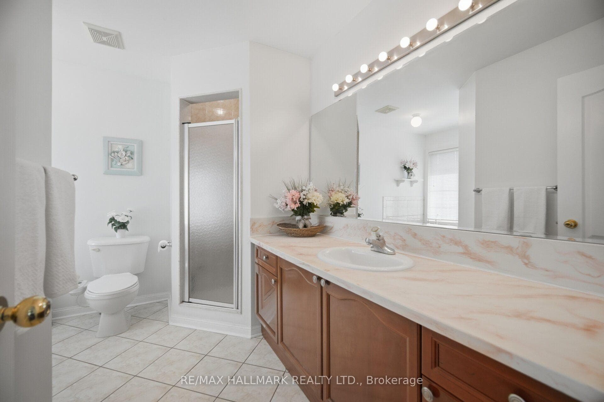 641 Marley Crescent photo 13
