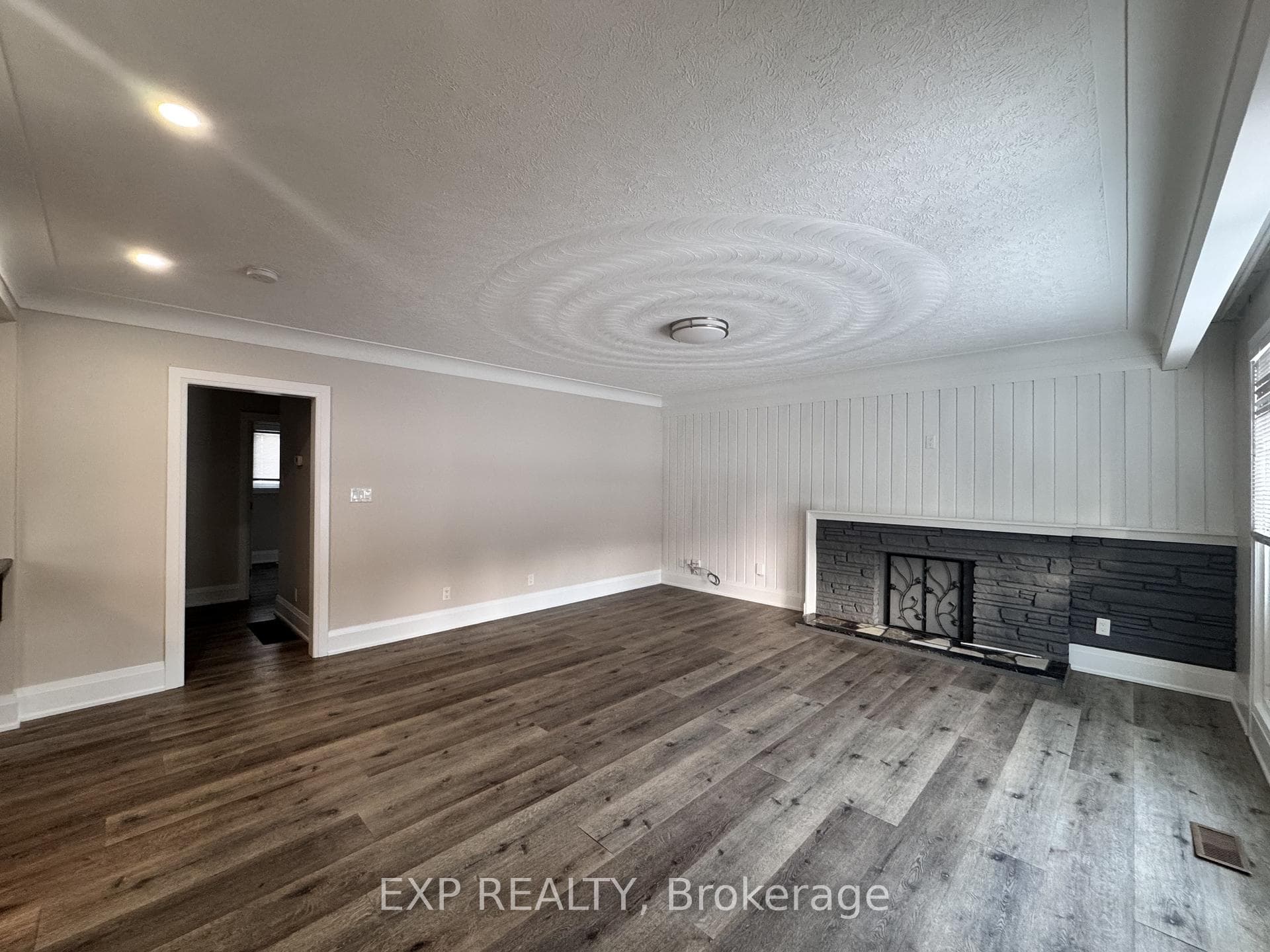 324 WEST 5TH Street photo 1