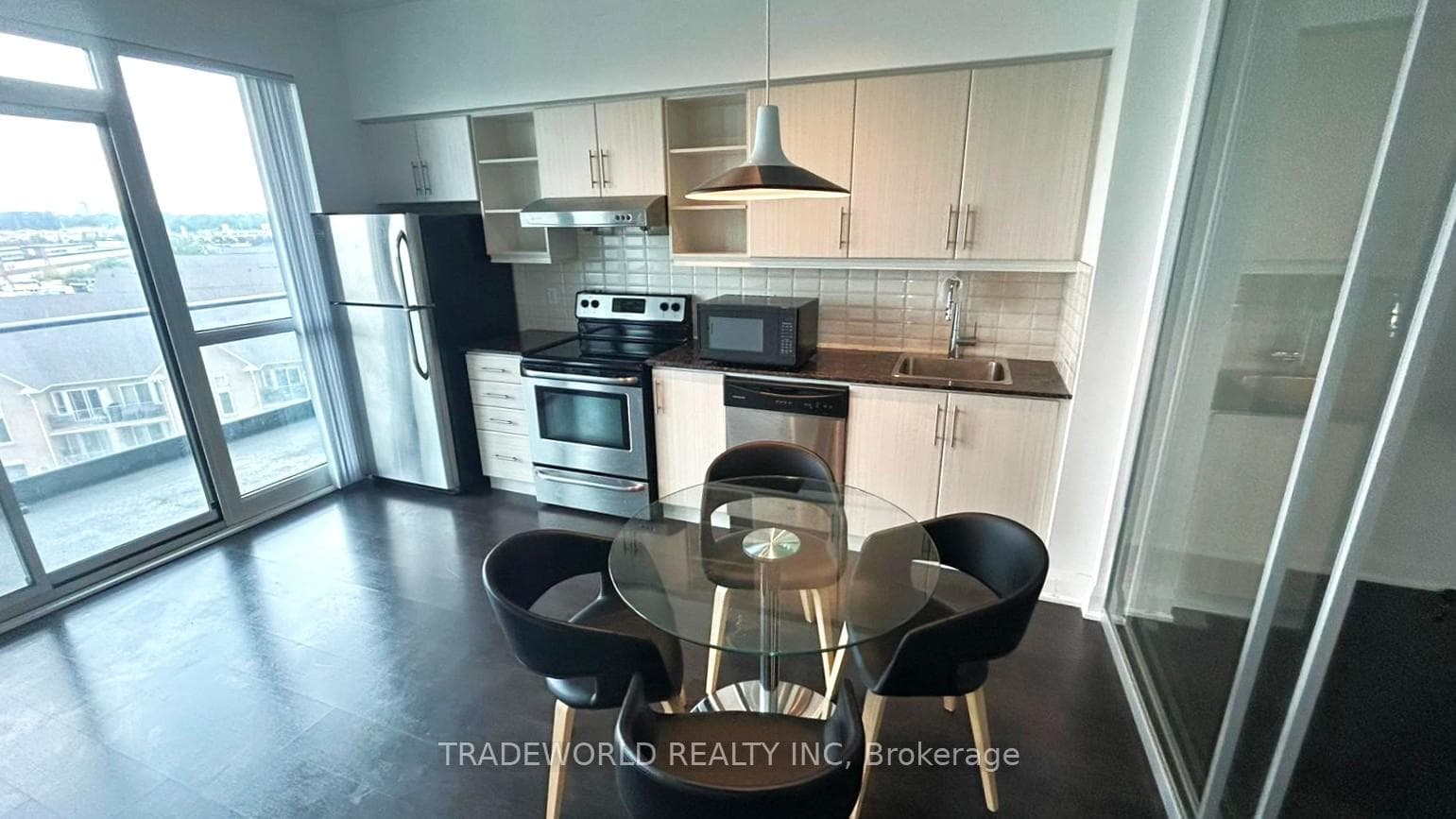 160 Vanderhoof Avenue Unit 511 photo 2