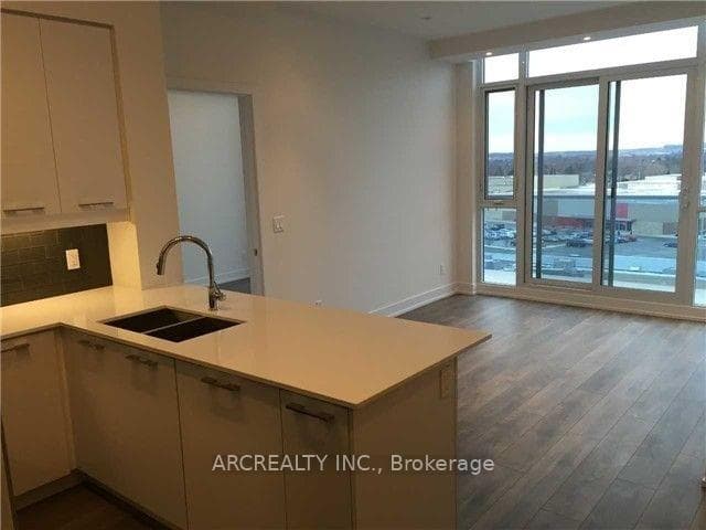 9471 Yonge Street Unit 740 photo 10