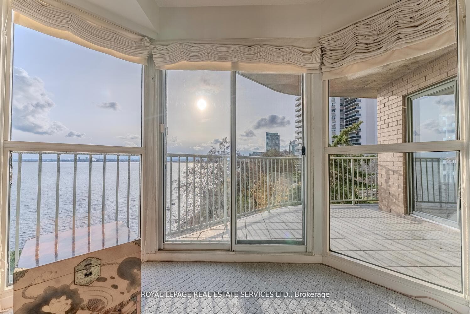 2190 Lakeshore Road Unit 301 photo 21