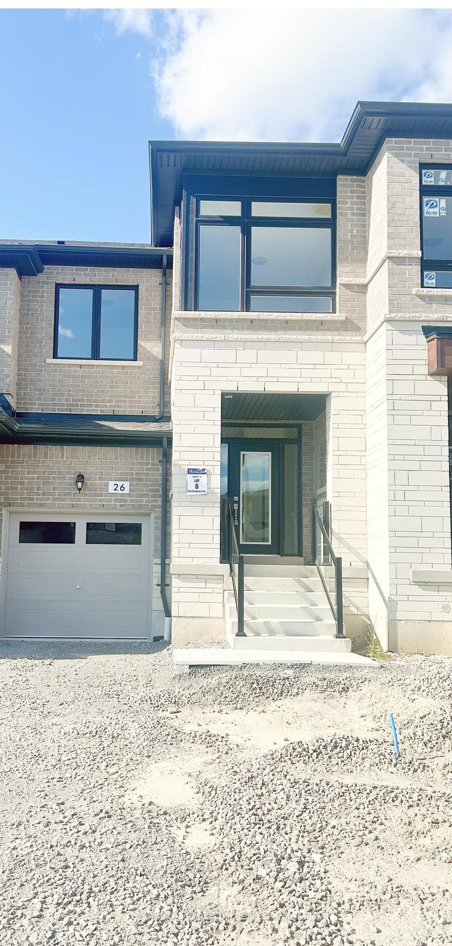 26 Mountainside Crescent photo 1