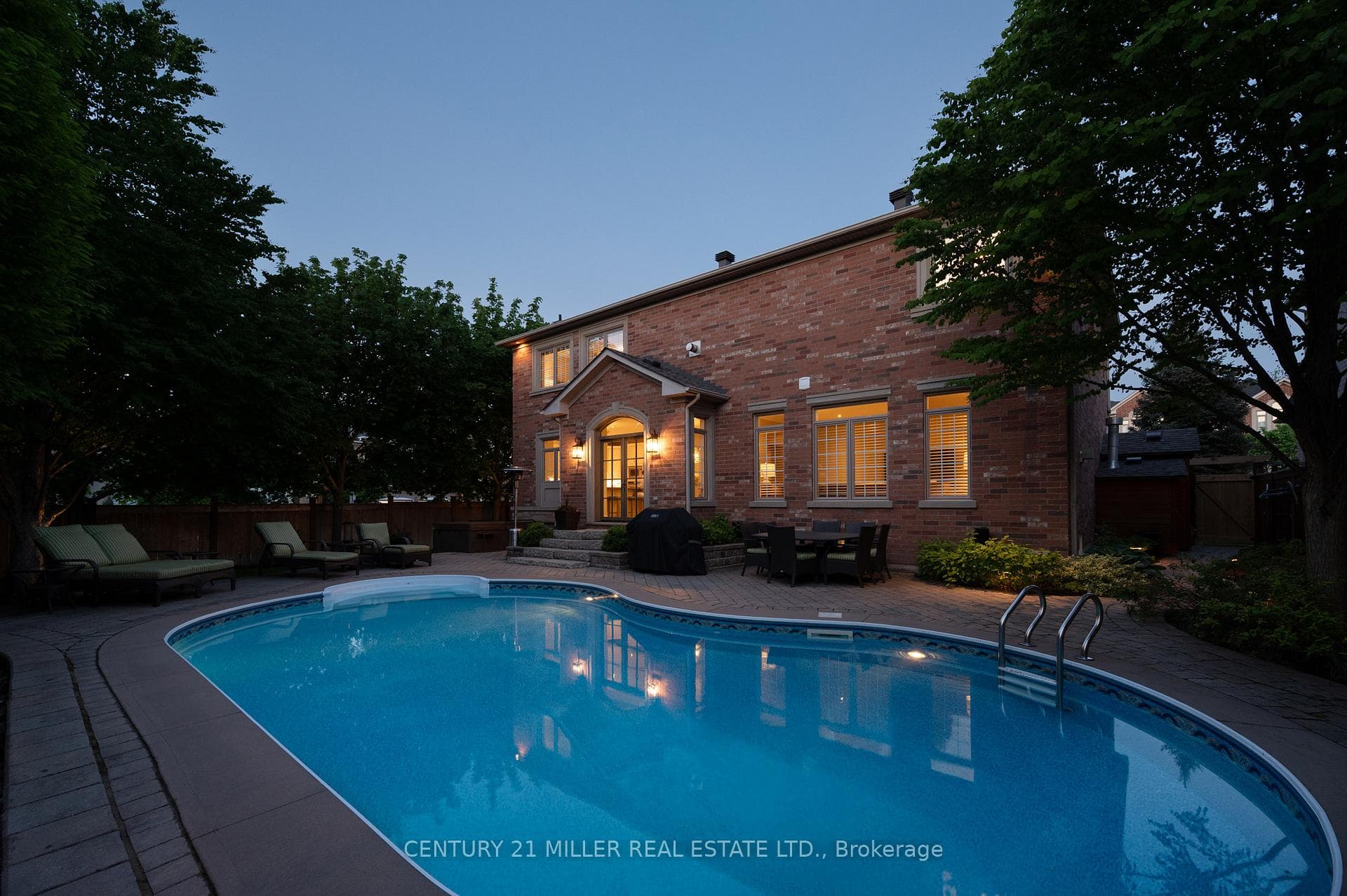 3122 Saddleworth Crescent photo 41