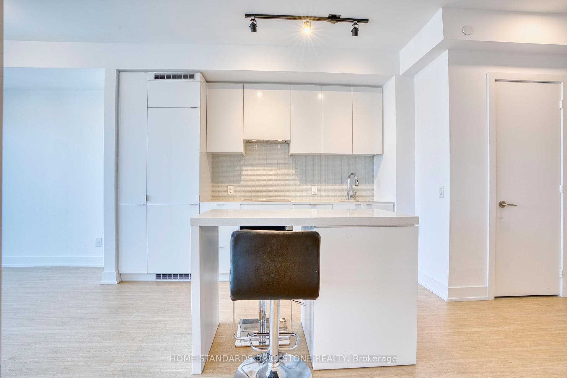 7 Grenville Street Unit 2406 photo 1