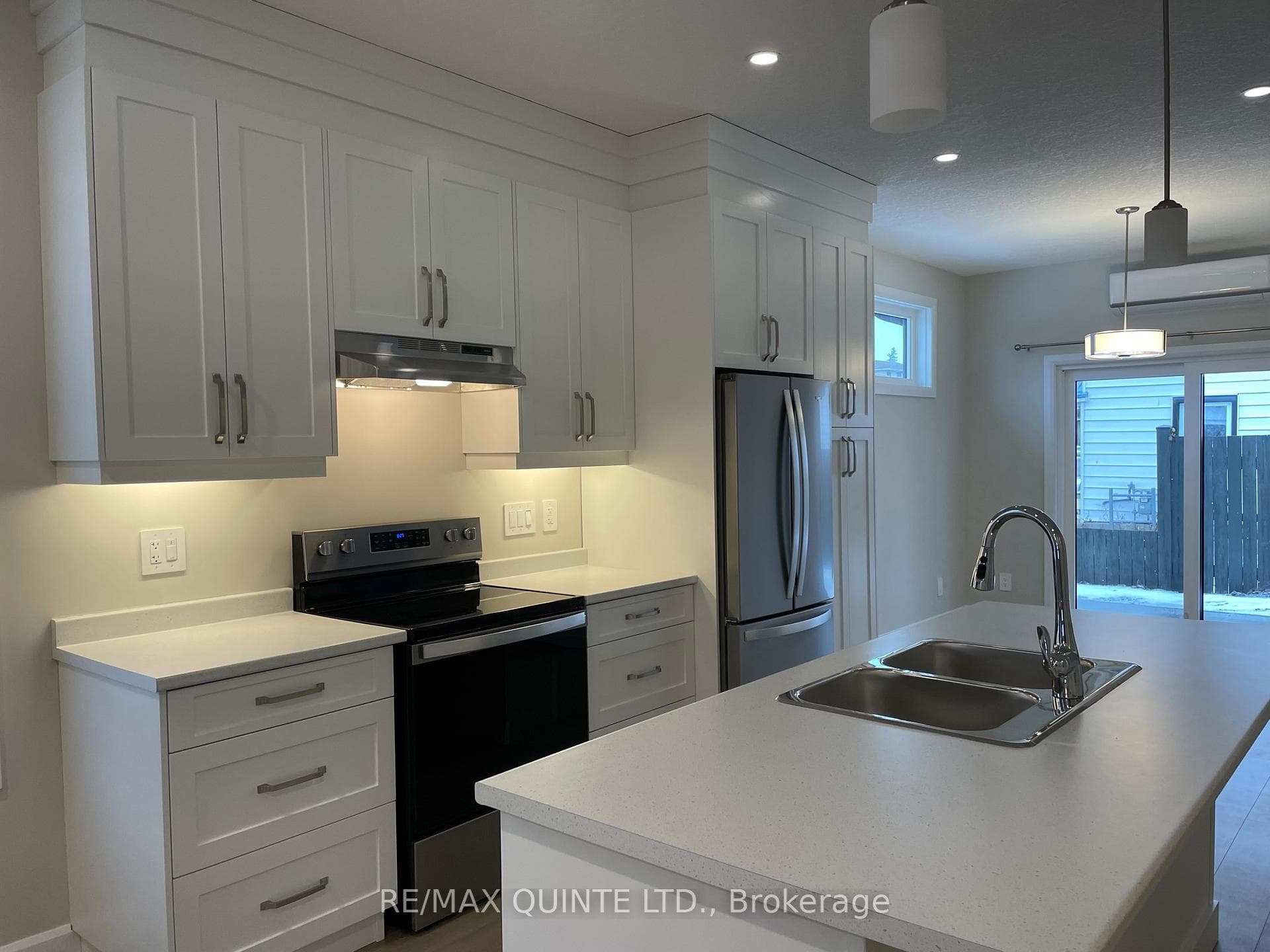 87 Ontario Street photo 2