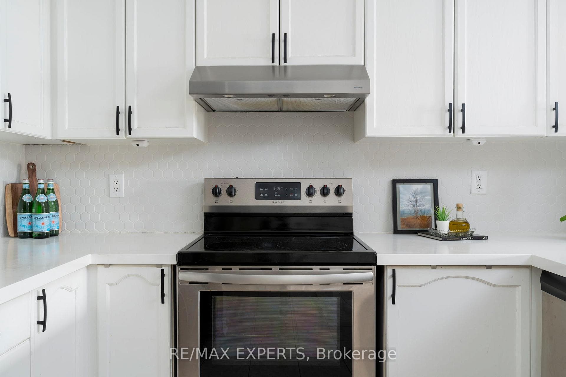 8026 Kipling Avenue Unit 212 photo 6