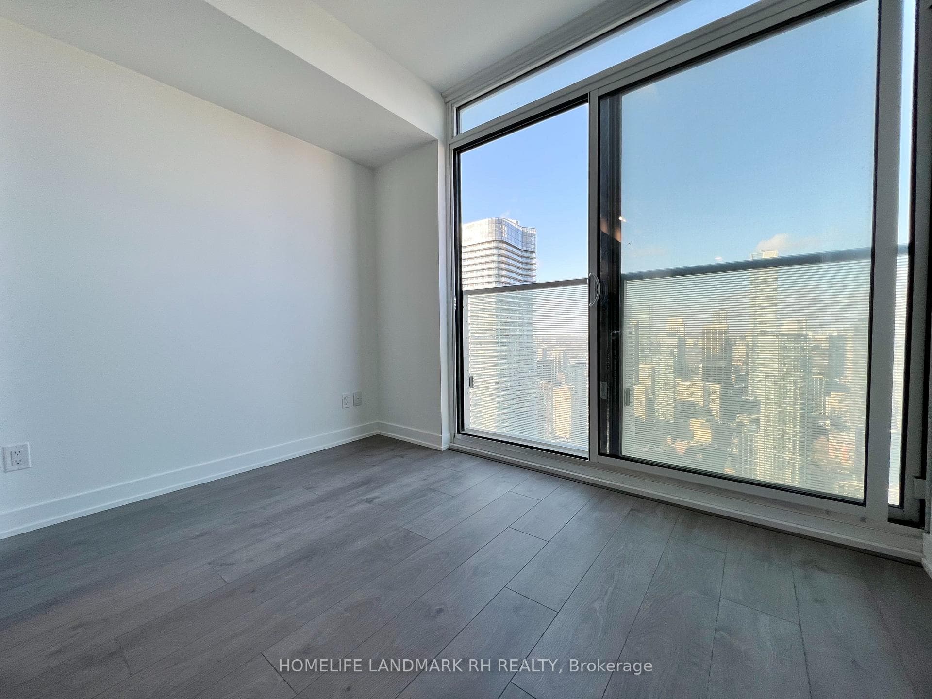 501 Yonge Street Unit 4803 photo 5
